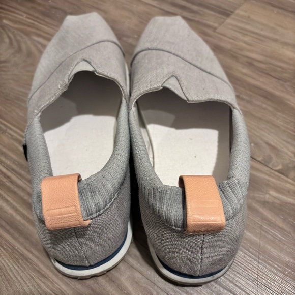 Tomโs Menโs Alpargata Loafer Flat in gray size 9.5 - Picture 4 of 9